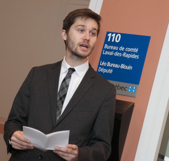 Le député sortant Léo Bureau-Blouin s’engage à supporter davantage les proches aidants de Laval.