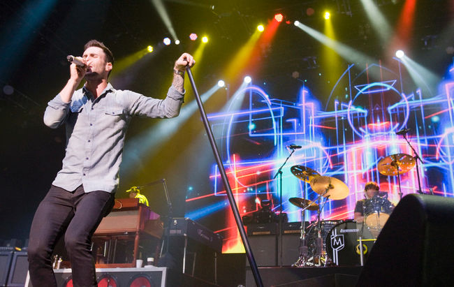 Adam Levine et ses acolytes de Maroon 5 pourraient se produire au Mondial Loto-Québec de Laval en juin prochain.  