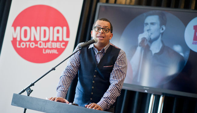 Gregory Charles n'a pas voulu dévoiler de susprises, mais lorsque L'Écho l'a interrogé à savoir si des candidats de La Voix allaient accompagner leur coach sur la scène du Mondial, il a répondu qu'il miserait un petit 2 $ là-dessus.