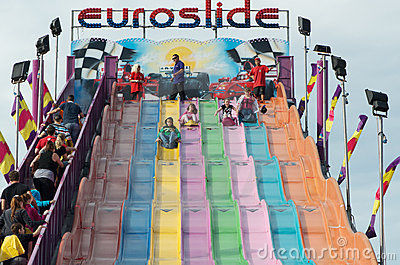Les participants pourront essayer la grande glissade «Fun Slide».