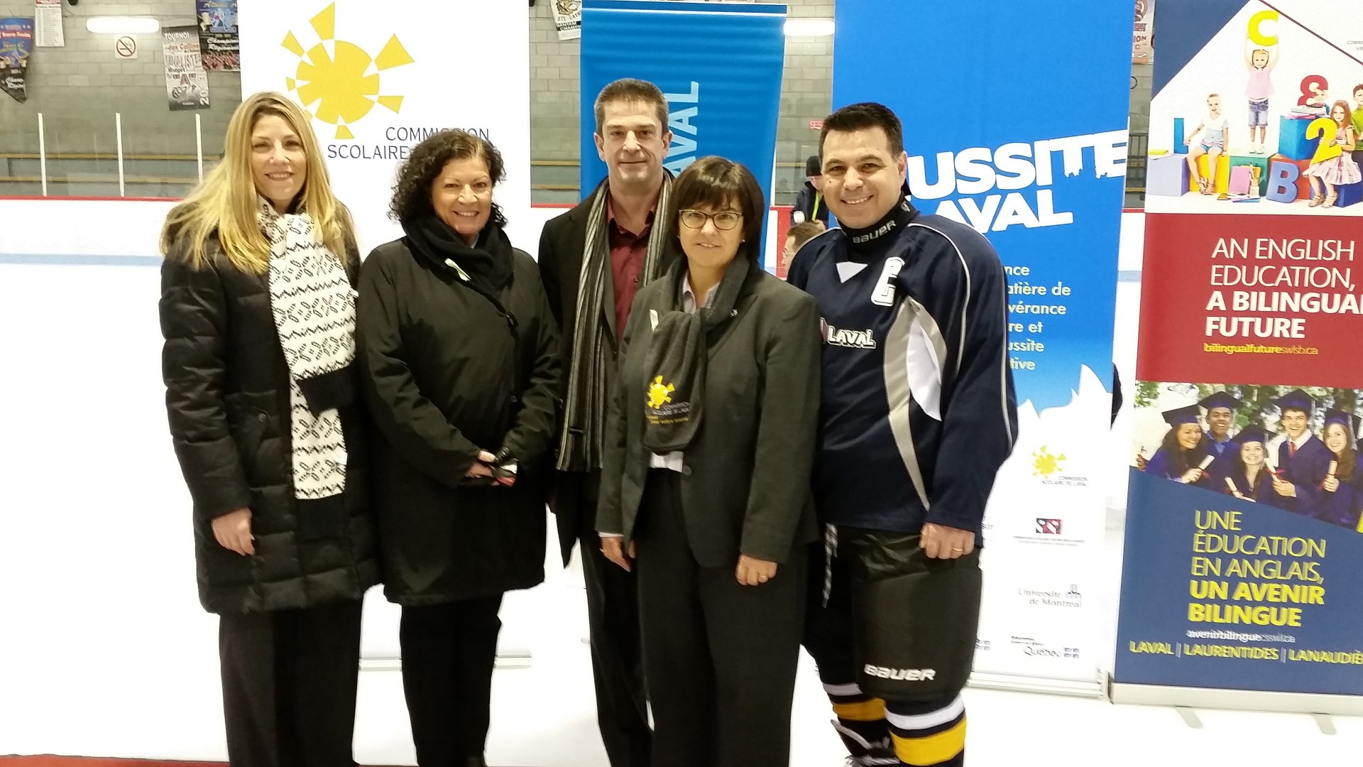 Sur la photo, de gauche à droite, Jennifer Maccarone, présidente Commission scolaire Sir-Wilfrid-Laurier, Manon Caron, directrice générale de la CRÉ de Laval, Guy Laberge, président du conseil d'administration de la Fondation scolaire de Laval, Louise Lortie, présidente de la Commission scolaire de Laval, et David De Cotis, conseiller municipal et vice-président du comité exécutif.