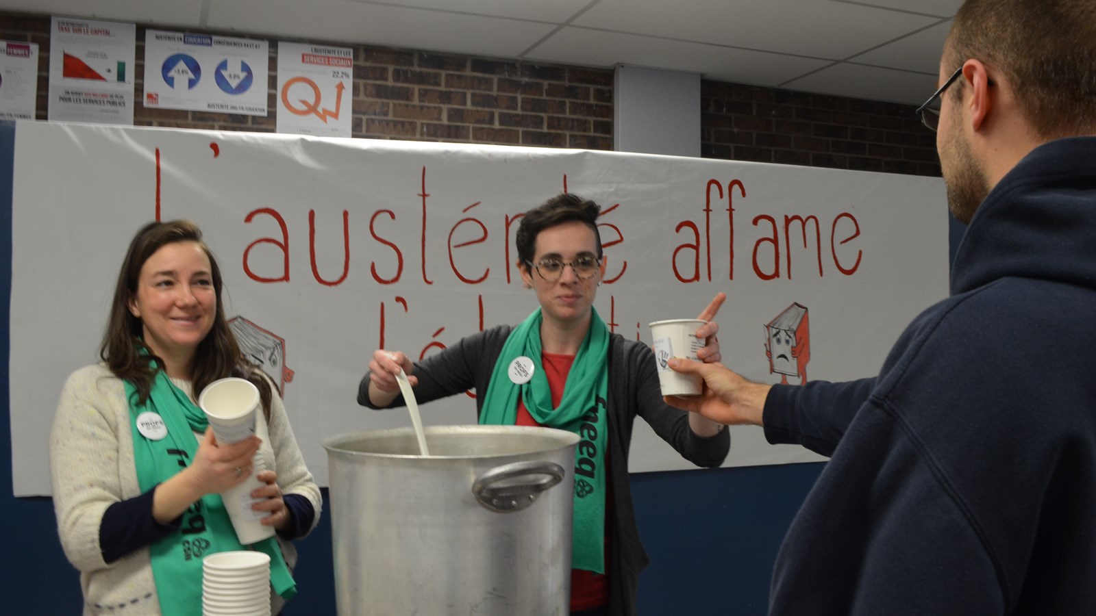 La soupe était distribuée gratuitement.