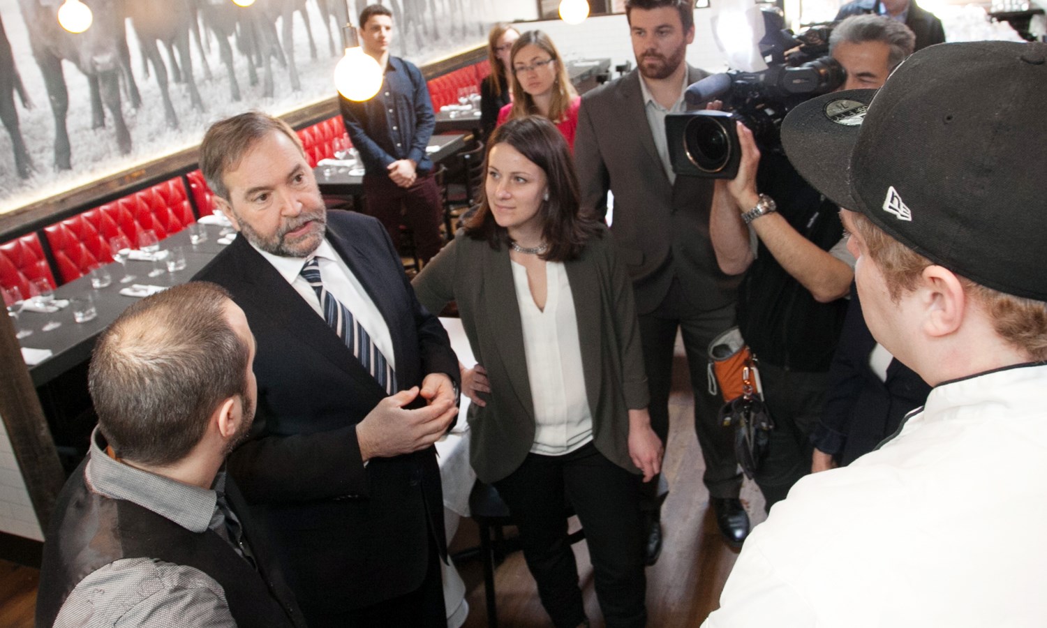 M. Mulcair était accompagné de Rosane Doré Lefebvre et de Marie- Josée Lemieux.