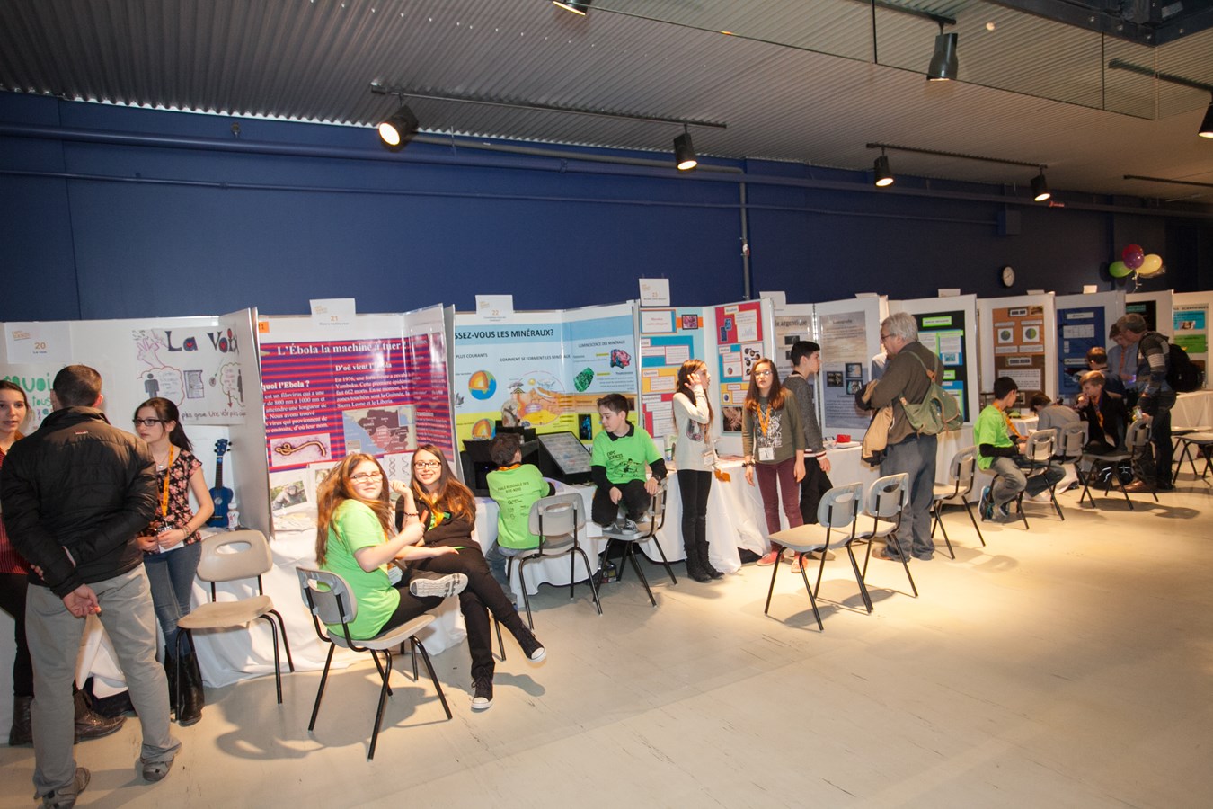 Les jeunes scientifiques ont afflué au Cosmodôme