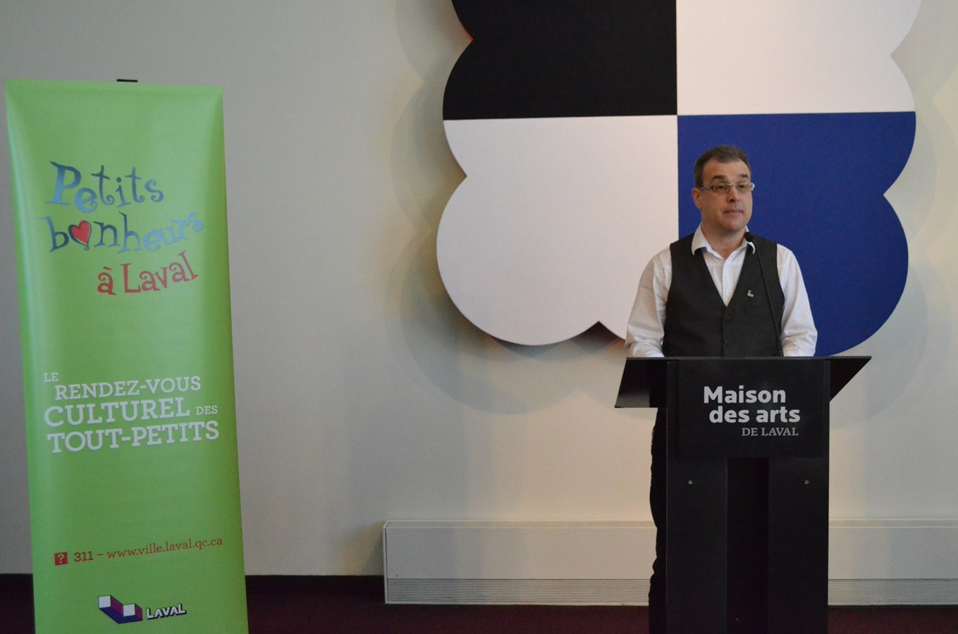 François Hurtubise, coordonnateur à la programmation de la Maison des arts.