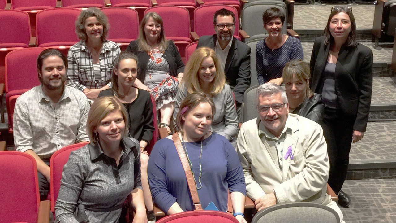 De gauche à droite, Leslie Piché, Dominique Bodeven, Charles Martin, Sylvie Lessard, Marianne Coineau, Marc-André Brunet, Charlotte Letendre-Panaccio, Guylaine Archambault, Julie Perron, Catherine Quintal, Marie-Ève Le Scelleur, Raynald Adams.