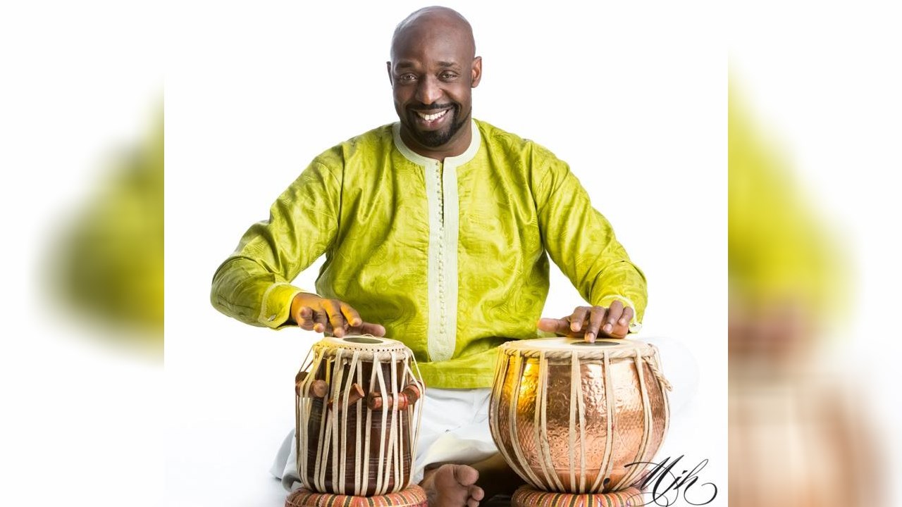 Le percussionniste Aliou Guissé organise le Festival des tambours du Nord pour venir en aide aux plus démunis du Sénégal.