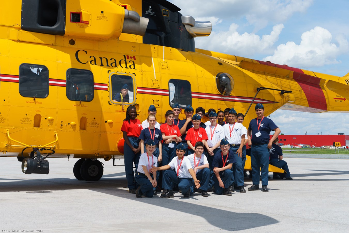 Les cadets de l’escadron 100 de Laval ont eu la chance unique de visiter un hélicoptère CH-149 Cormorant de recherche et de sauvetage, en plus de pouvoir échange avec l’équipage.