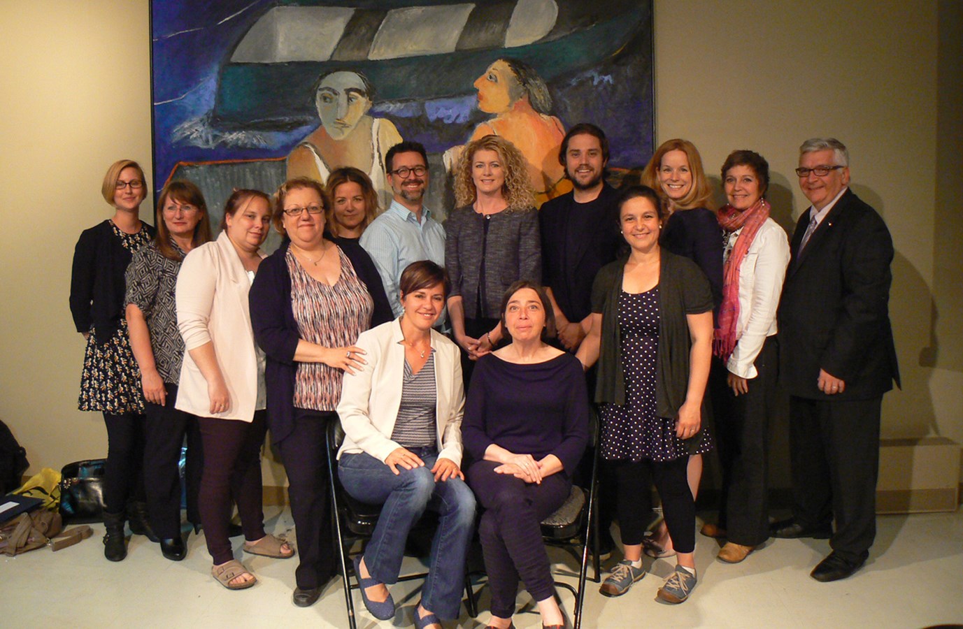 Raynald Adams entouré des représentants du Conseil régional de la culture de Laval : Dominique Bodeven, Marie-Ève LeScelleur, Sylvie Lemay, Julie Perron, Charles Martin, Geneviève Roy, Marc-André Brunet, Talia Hallmona, Guylaine Archambault, Leslie Piché, Sylvie Lessard (présidente) et Marianne Coineau (directrice générale)