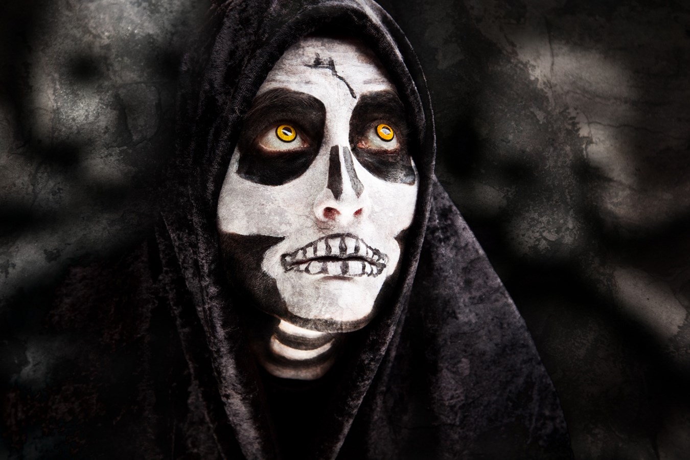 À l'Halloween, méfiez-vous des lentilles cornéennes cosmétiques