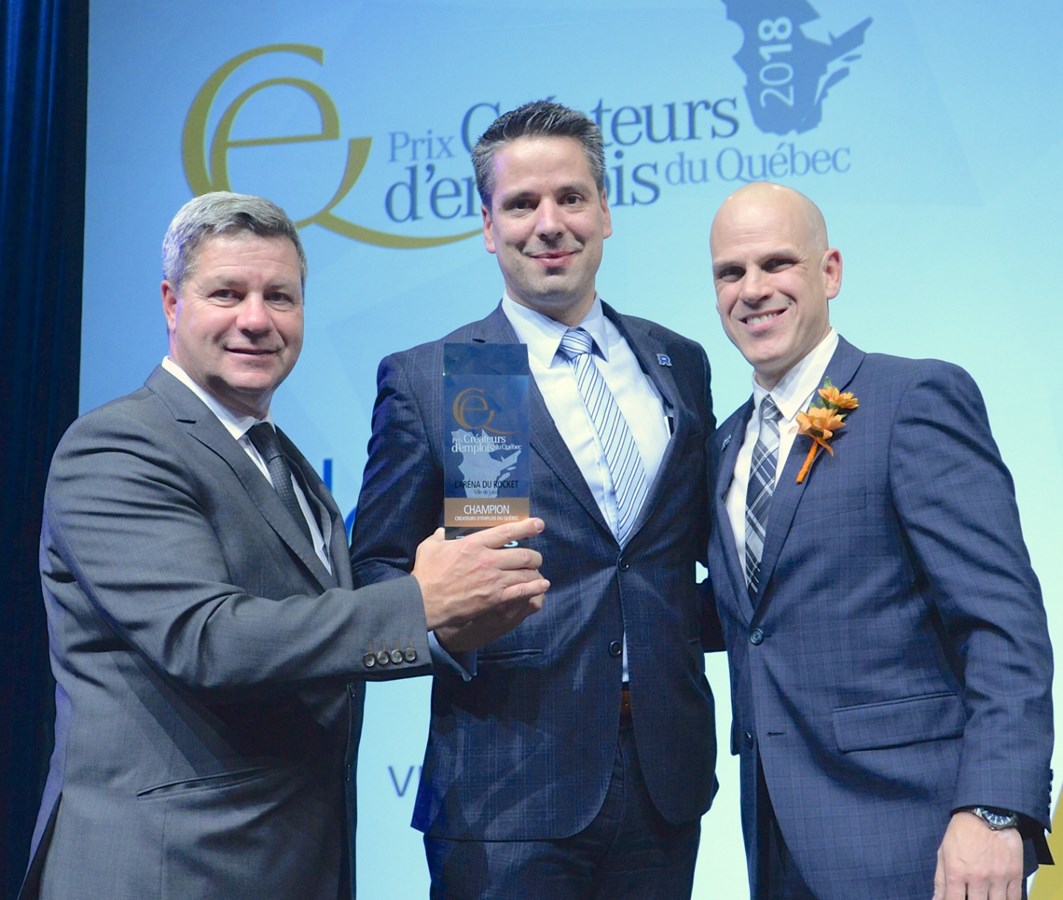 Pierre Cassivi, président des Prix Créateurs d’emplois du Québec, et Mark Weightman, vice-président Développement et opérations de l’Aréna du Rocket