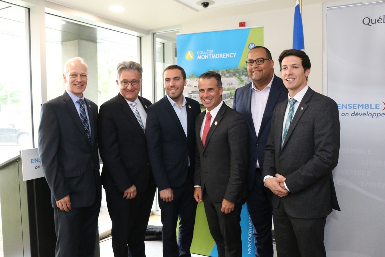 Hervé Pilon, directeur général du Collège Montmorency, Jean Rousselle, député de Vimont et adjoint parlementaire du ministre des Affaires municipales et de l’Occupation du territoire et du ministre de la sécurité publique, Jean Habel, député de Ste-Rose et adjoint parlementaire de la ministre du Développement durable, de l’Environnement et de la Lutte contre les changements climatiques, Stéphane Billette, ministre délégué aux Petites et Moyennes Entreprises, à l’Allègement réglementaire et au Développement économique régional, Saul Polo, député de Laval-des-Rapides et adjoint parlementaire du ministre des Finances et Stéphane Boyer, conseiller municipal de Duvernay-Pont-Viau