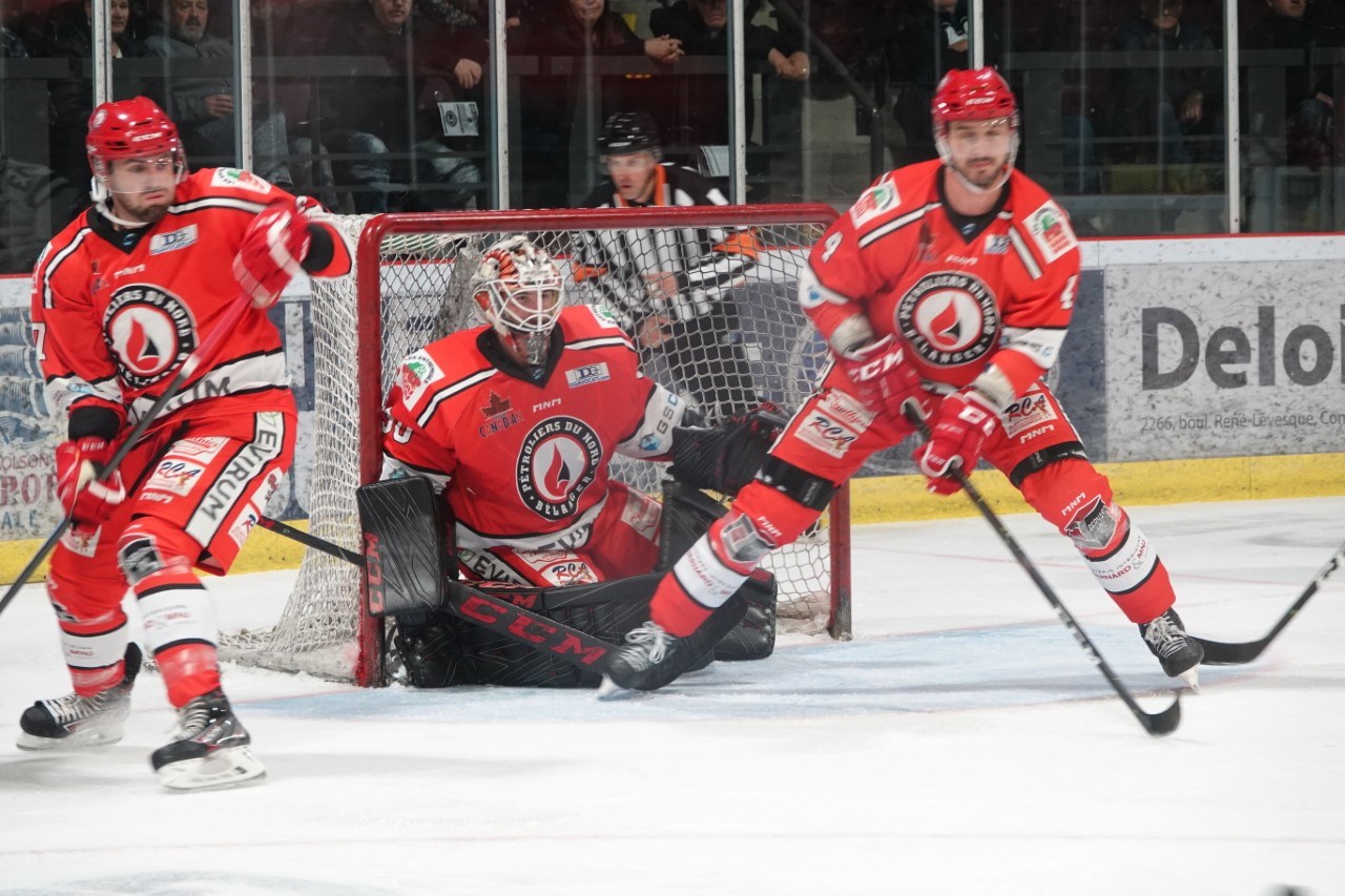 Hockey: les Marquis ont souffert face aux Pétroliers