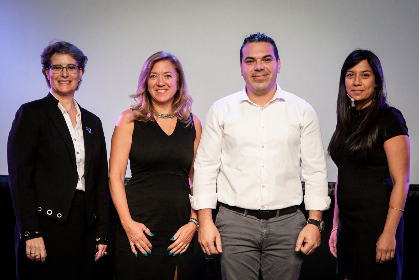 Les nouveaux ingénieurs de la région de Laval-Laurentides-Lanaudière en compagnie de Mme Kathy Baig, ing., FIC, MBA, présidente de l’Ordre, Mme Nathalie Martel, ing. et Mme Sandra Gwozdz, ing., administratrices.