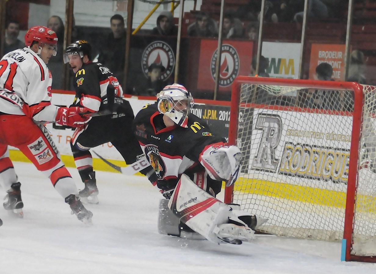 Hockey: une seconde victoire des Pétroliers face aux Éperviers de Sorel-Tracy