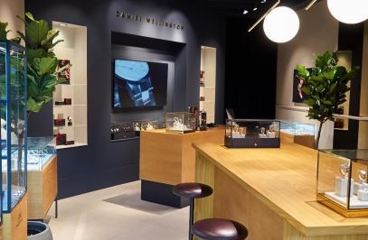 La marque Daniel Wellington ouvre sa première boutique canadienne au Carrefour Laval