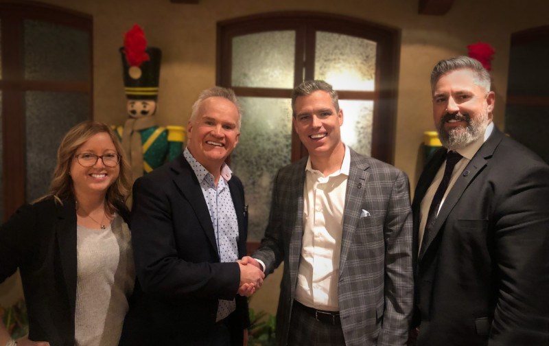 De gauche à droite: Carole-Anne Boisvert, Directrice générale de Creativ Nation; Pierre Jean, Président de Creativ Nation; Yanick Pazzi, Directeur général Sheraton Laval et Nelson Da Costa, Directeur restauration Sheraton Laval.