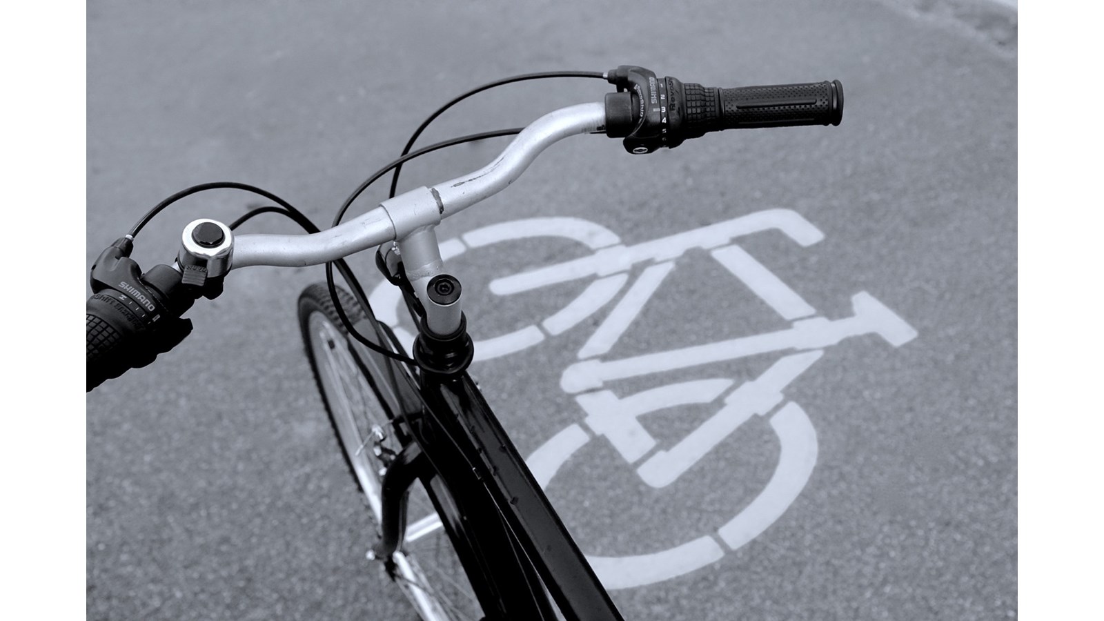 Les Lavallois invités à marcher pour le retrait d'une piste cyclable