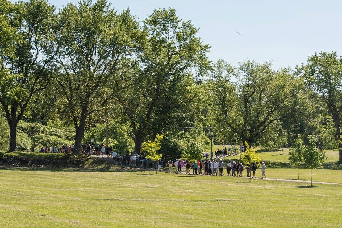 À Laval, on marche pour la bientraitance des personnes aînées