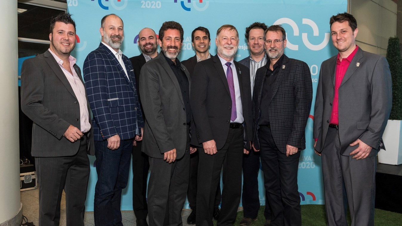 Le maire de Laval ainsi que les partenaires financiers de la 55e édition des Jeux du Québec.