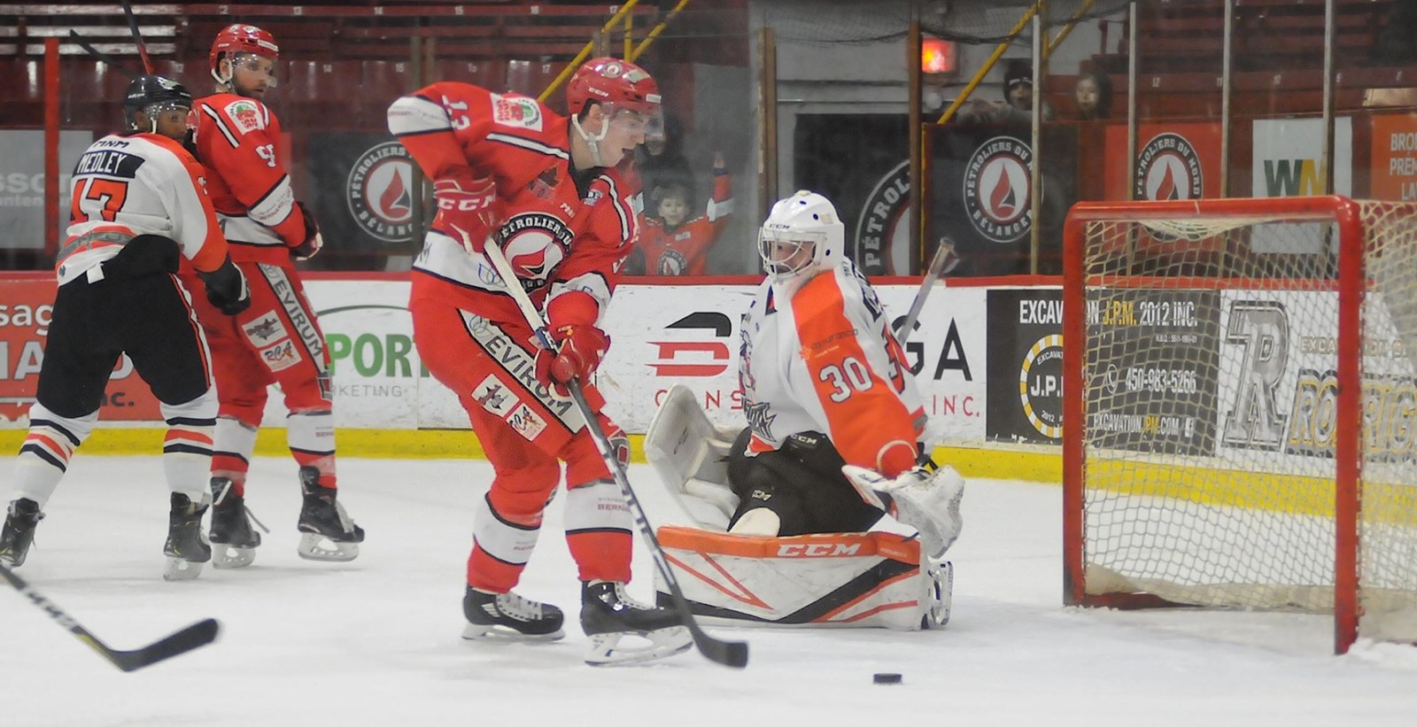 Hockey: face à Thetford Mines, les Pétroliers l'emportent 6 à 5