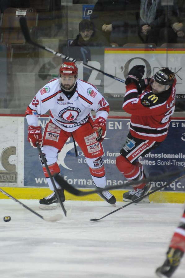 Hockey: les Pétroliers du Nord s'en tirent bien face à Sorel-Tracy