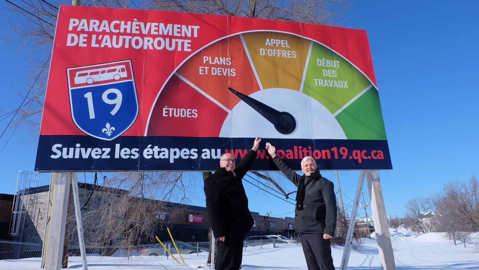 Le député du comté de Blainville, Mario Laframboise et le maire de Bois-des-Filion, Gilles Blanchette, ont fait avancer l’aiguille indiquant une nouvelle étape qui vient d’être franchie en vue de la réalisation des travaux de parachèvement de l’autoroute 19.