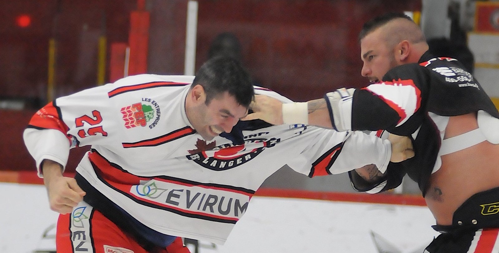 Pierre-Luc Leblond quitte la LNAH et les Pétroliers du Nord