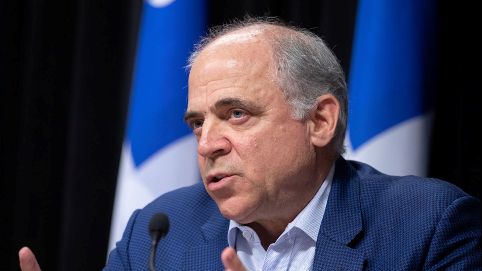 Le ministre de l’Économie et de l’Innovation, Pierre Fitzgibbon annonce le lancement du site Le Panier Bleu visant à répertorier les entreprises du Québec et leurs produits.