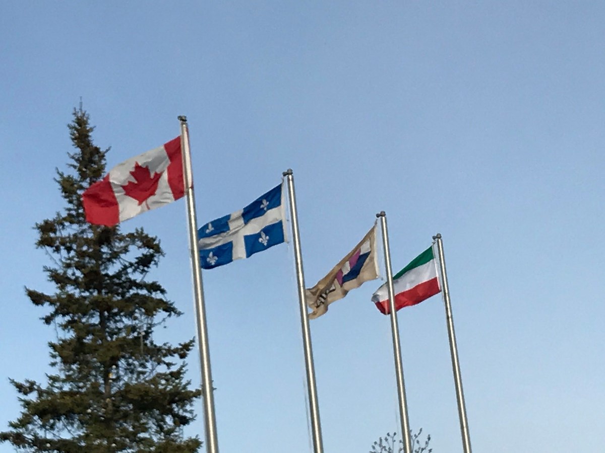 Le Prix du Mérite en histoire souligne les efforts et le travail des élèves lavallois ayant obtenu une note moyenne exceptionnelle (95% et plus) au cours d'Histoire du Québec et du Canada de 4e secondaire, en 2019.