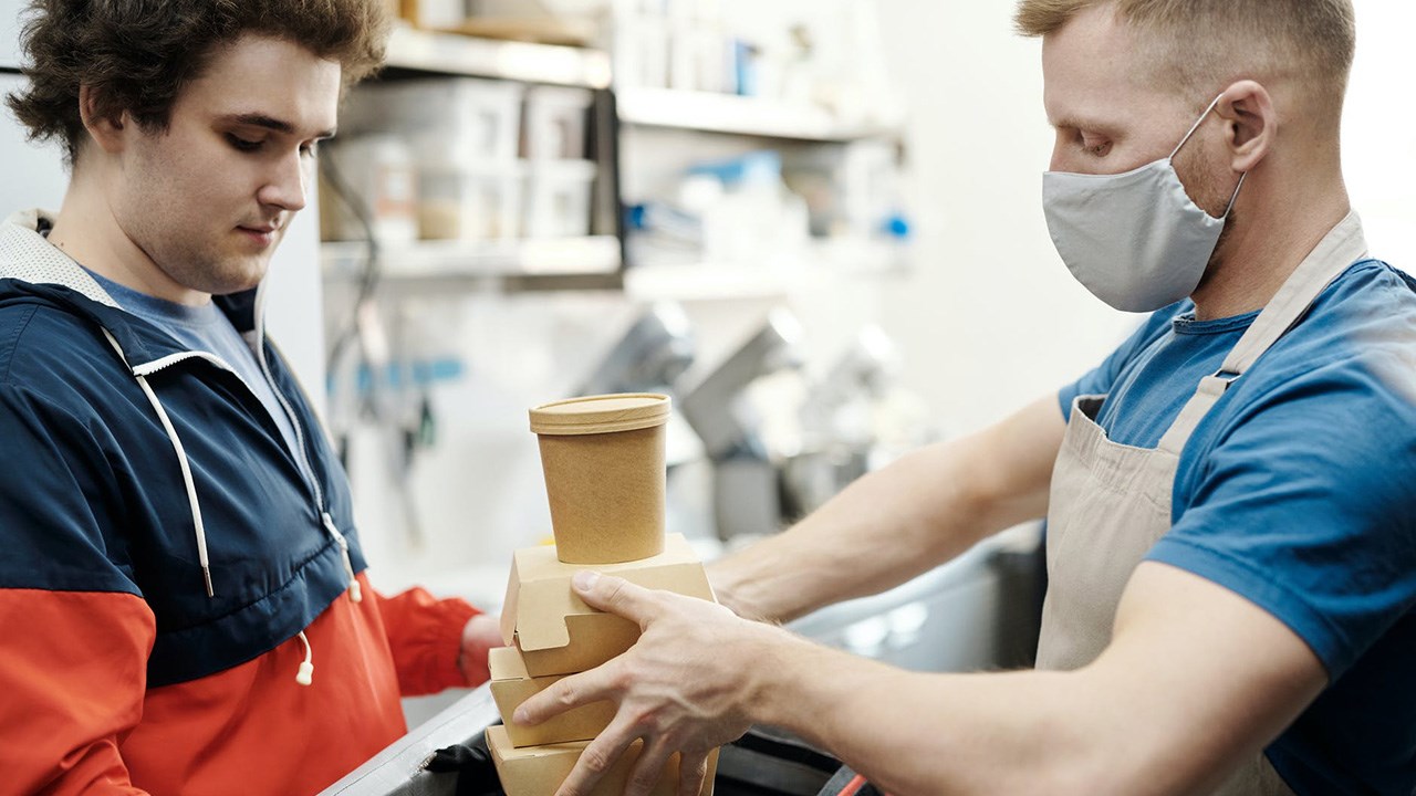 COVID-19 : les services de livraison alimentaire en pleine croissance