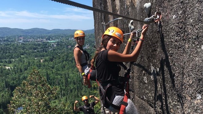 Aventure Écotourisme lance un guide complet pour planifier les vacances estivales au Québec
