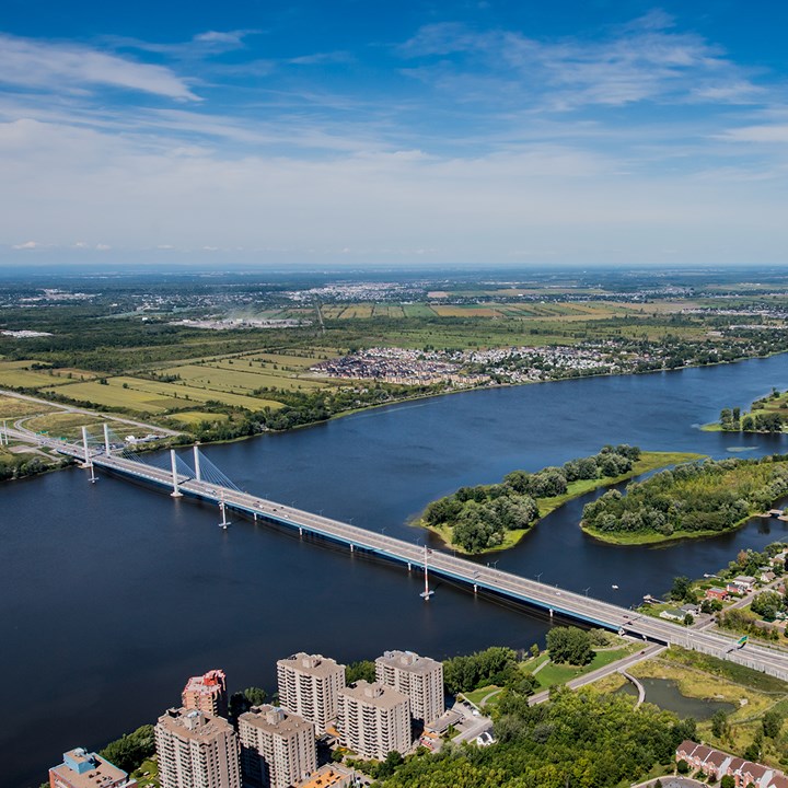 Le Plan est structuré selon deux grands piliers : stimuler l’économie de la Ville pour une création de richesse immédiate, et développer des projets structurants ayant un effet d’entraînement sur l’économie de demain.