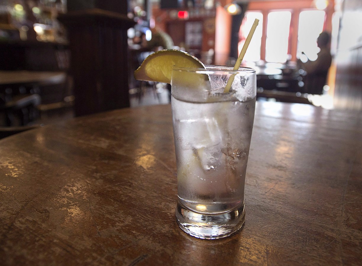 Consommation d'alcool pendant la pandémie: la tendance s'inverse au Québec