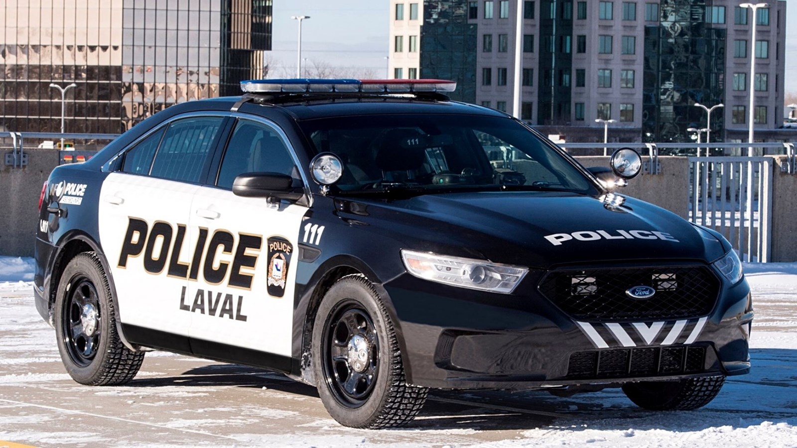La police de Laval lance la deuxième édition de l’arbre du partage