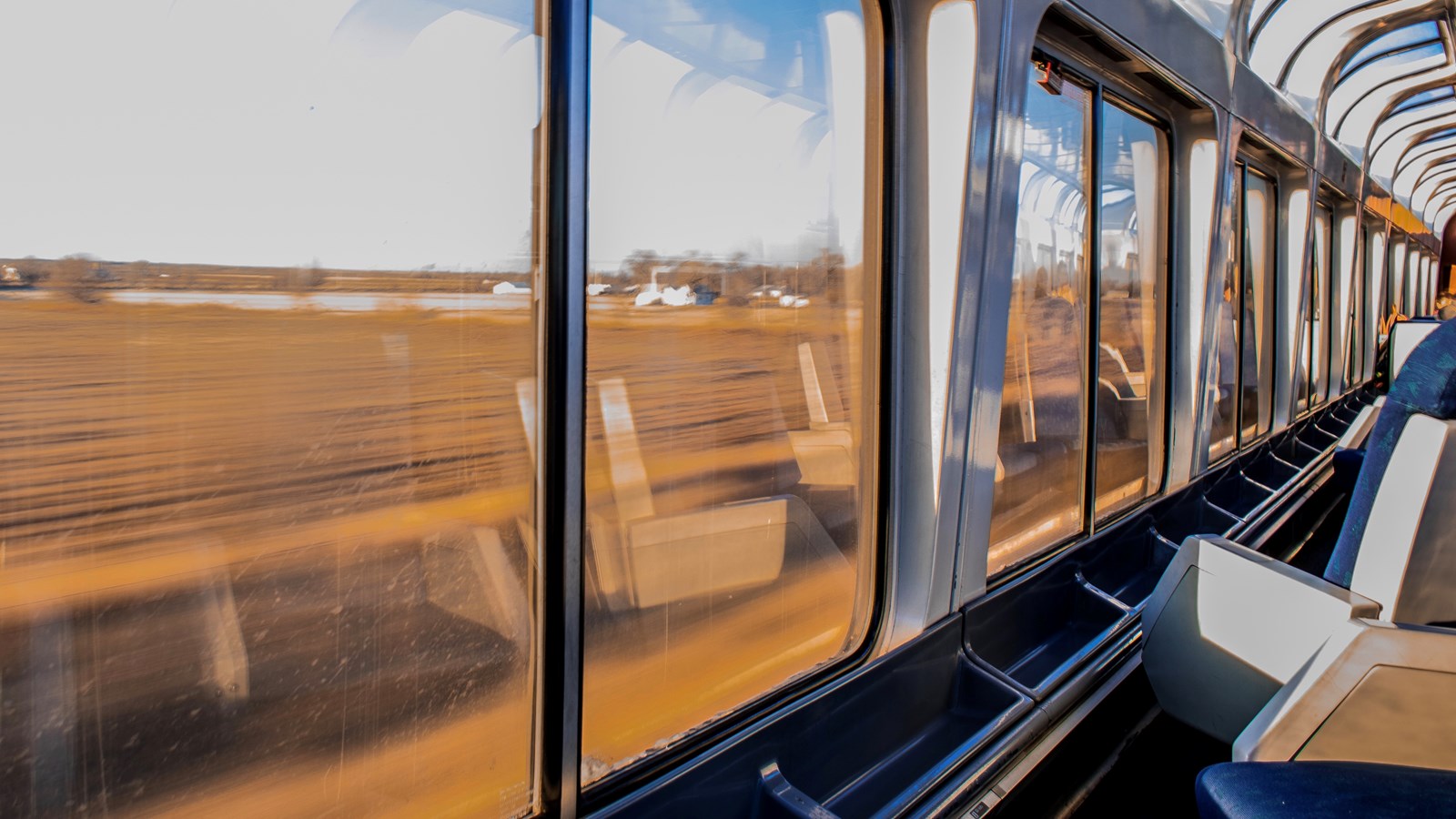 Construction d'un train à haute fréquence avec un arrêt à Laval
