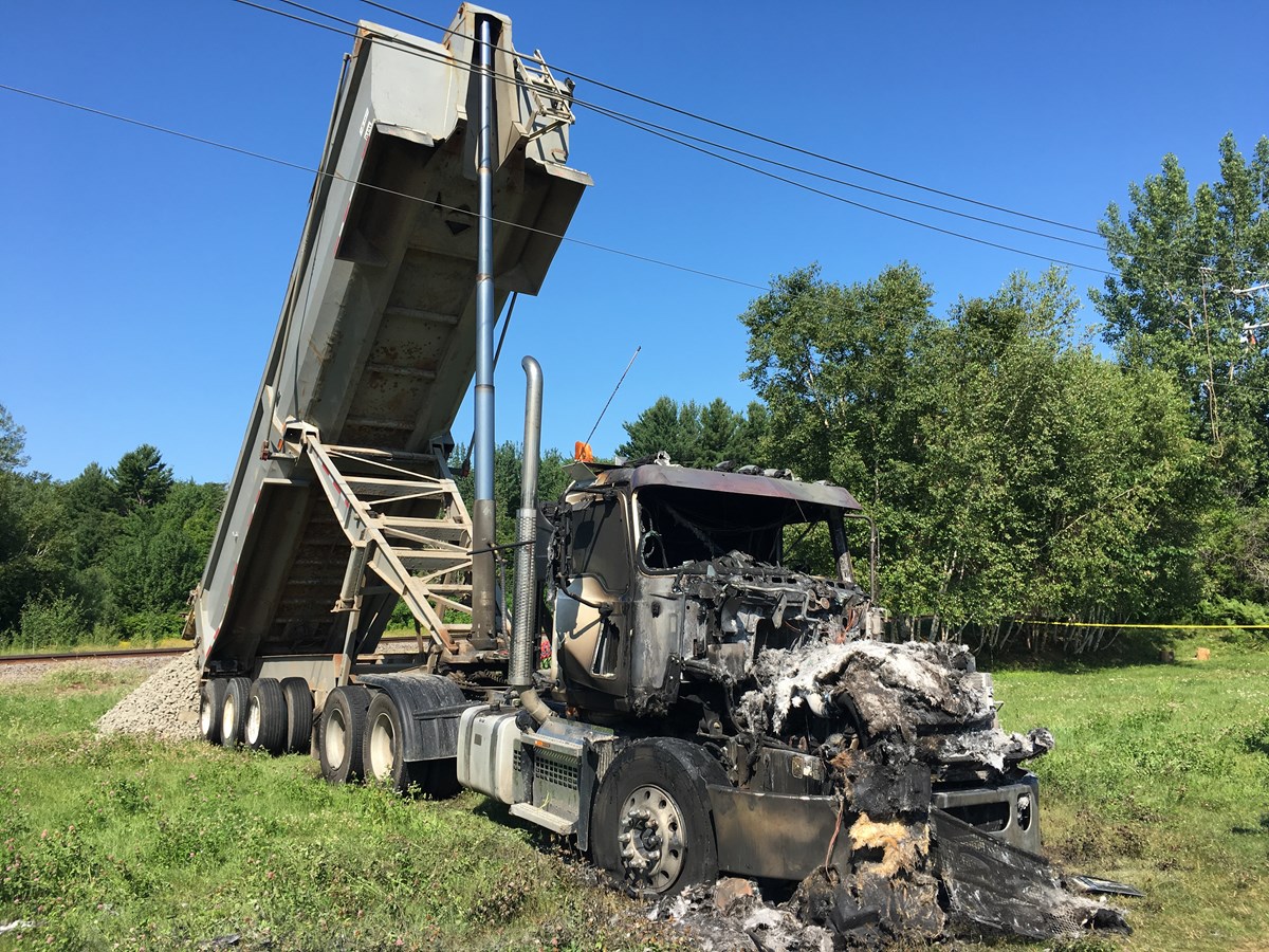 Un travailleur de la région de Trois-Rivières est décédé en 2019 après que l’échelle de la benne du camion qu'il conduisait est entrée en contact avec une des phases d'une ligne électrique triphasée sous tension