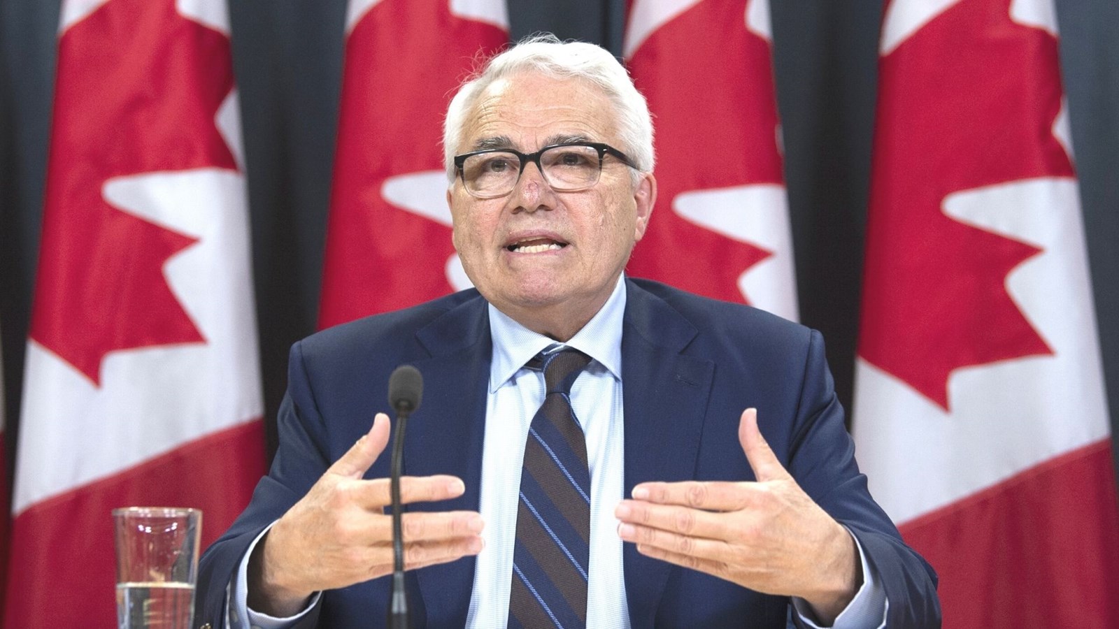 Le commissaire aux langues officielles, Raymond Théberge.