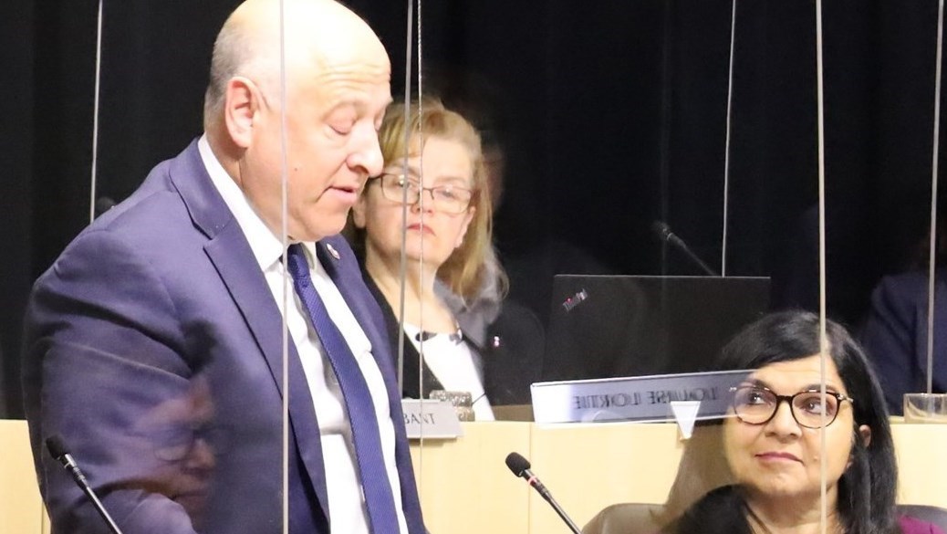 Le chef par intérim d’Action Laval et conseiller municipal du district de Val-des-Arbres, Monsieur Achille Cifelli.