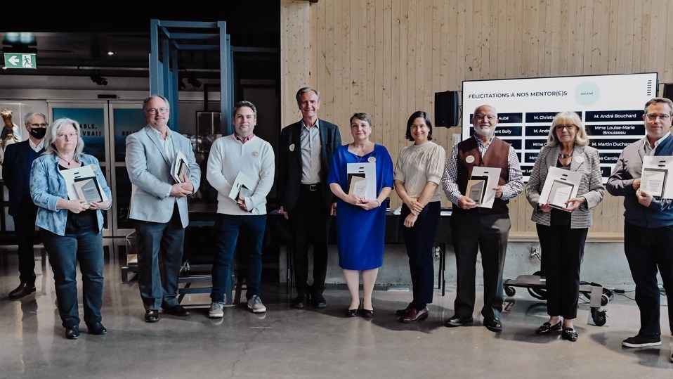 Toute l’équipe du Réseau Mentorat Laval, comme ses mentoré(e)s et partenaires, ont rendu un hommage aux 55 entrepreneur(e)s d’expérience s’impliquant comme mentor(e)s bénévoles auprès d’entrepreneur(e)s de Laval.
