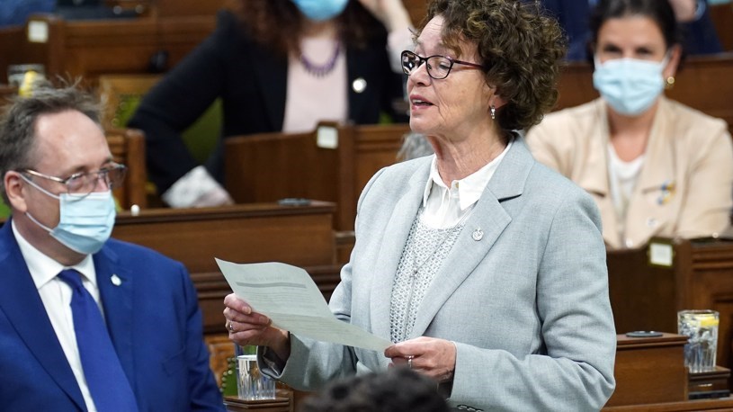 Louise Chabot, députée de Thérèse-De Blainville concernant le projet de loi qu’elle dépose pour protéger le droit de grève des travailleurs