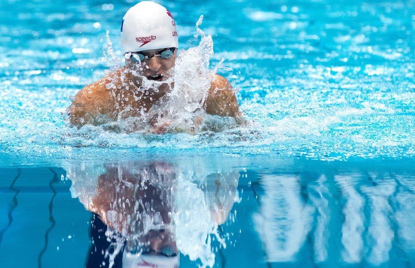 James Leroux a été le premier à le faire au 100 m brasse (SB9) en terminant au troisième rang, 3,43 secondes derrière le vainqueur.
