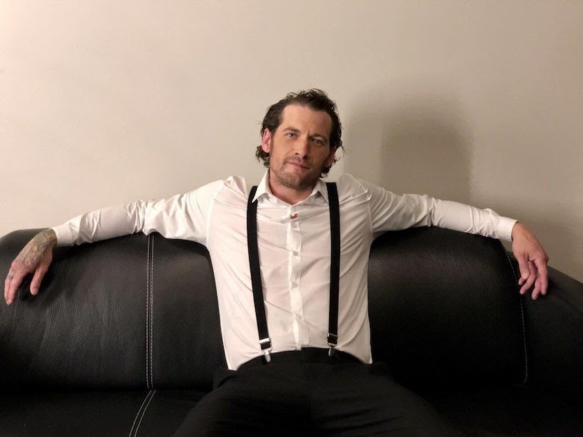 Colin Moore présente "Look around", le premier extrait de son album