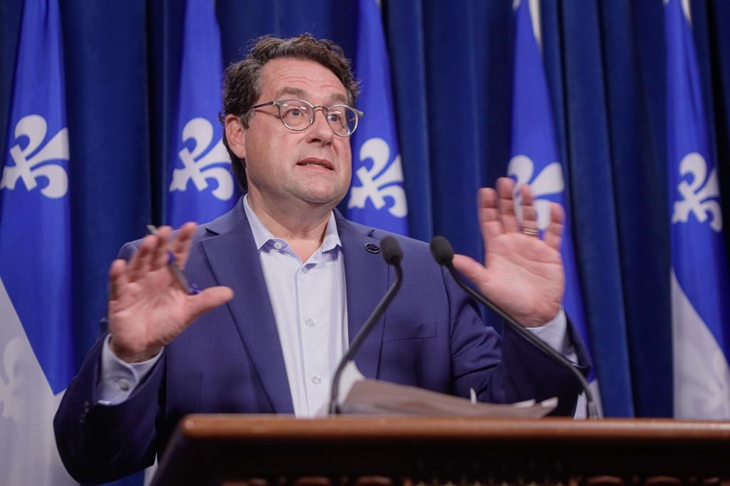 Bernard Drainville dévoile son Plan de prévention de la violence et de l'intimidation