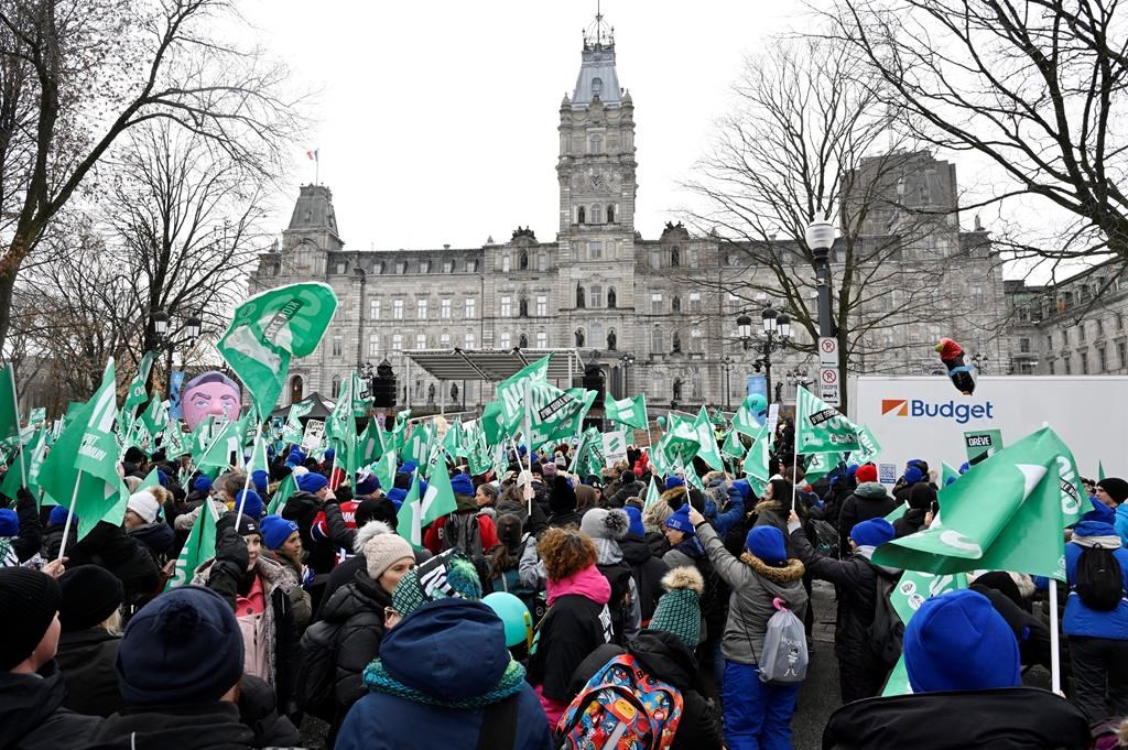 Tribunal du travail: Québec devra verser 315 000 $ à sept syndicats dans la santé