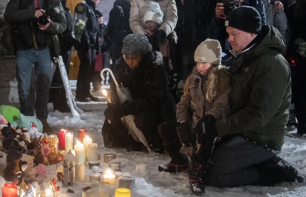 Une minute de silence en hommage aux victimes de la garderie Ste-Rose à Laval