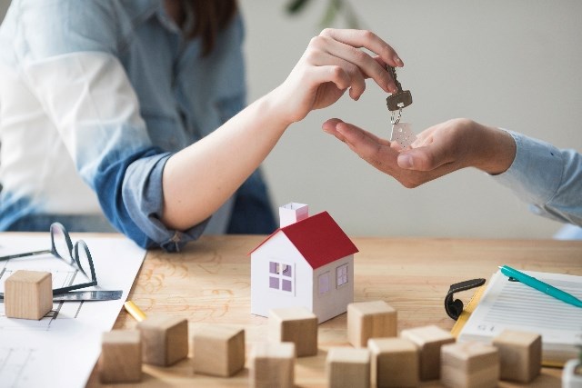 Comment les prêts hypothécaires privés peuvent faciliter l'achat d'une première maison?