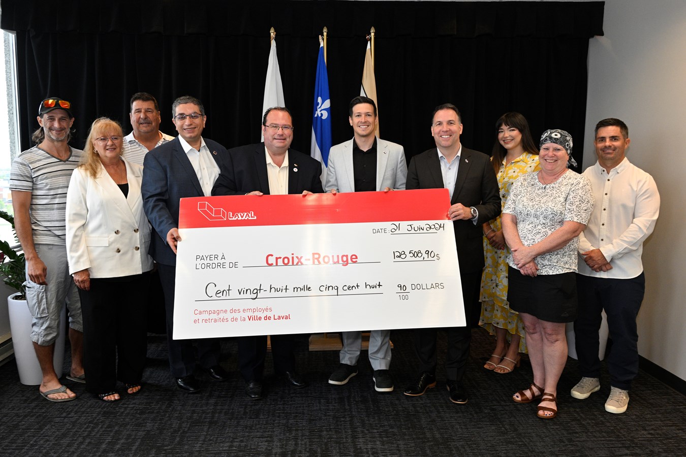 La ville de Laval remet un montant record à la Croix-Rouge