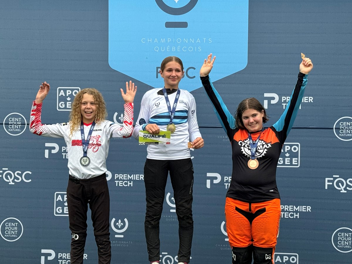Zoé Simard Saint-Pierre championne québécoise en BMX racing