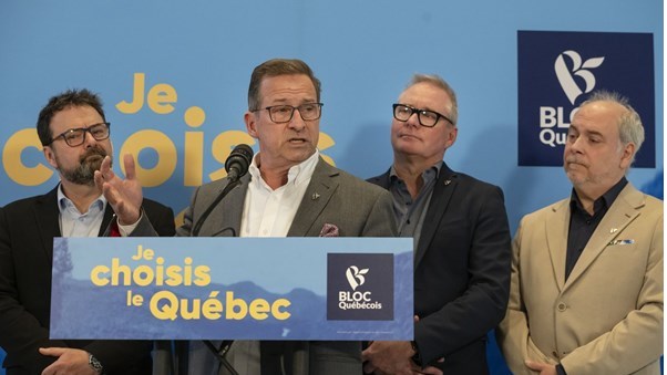 Départ d'une troisième semaine de campagne à l'ombre d'une instabilité économique